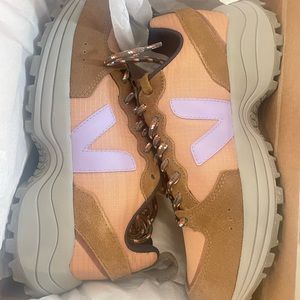veja sneaker desert / Lavande NWT